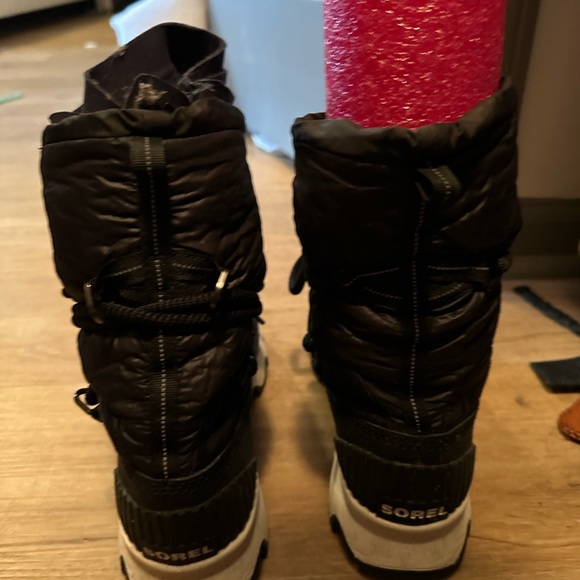 Sorel Kinetic Boots - Picture 7 of 8